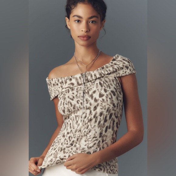 Pilcro Off-The-Shoulder Twist Rib Top - Picture 4 of 4